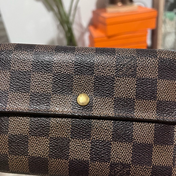 Authentic LV wallet - Picture 3 of 12